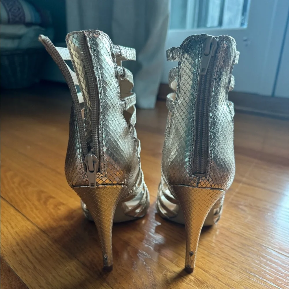 Heels - Picture 5 of 5